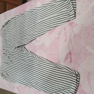 L Old Navy Striped linen and rayon cropped pants